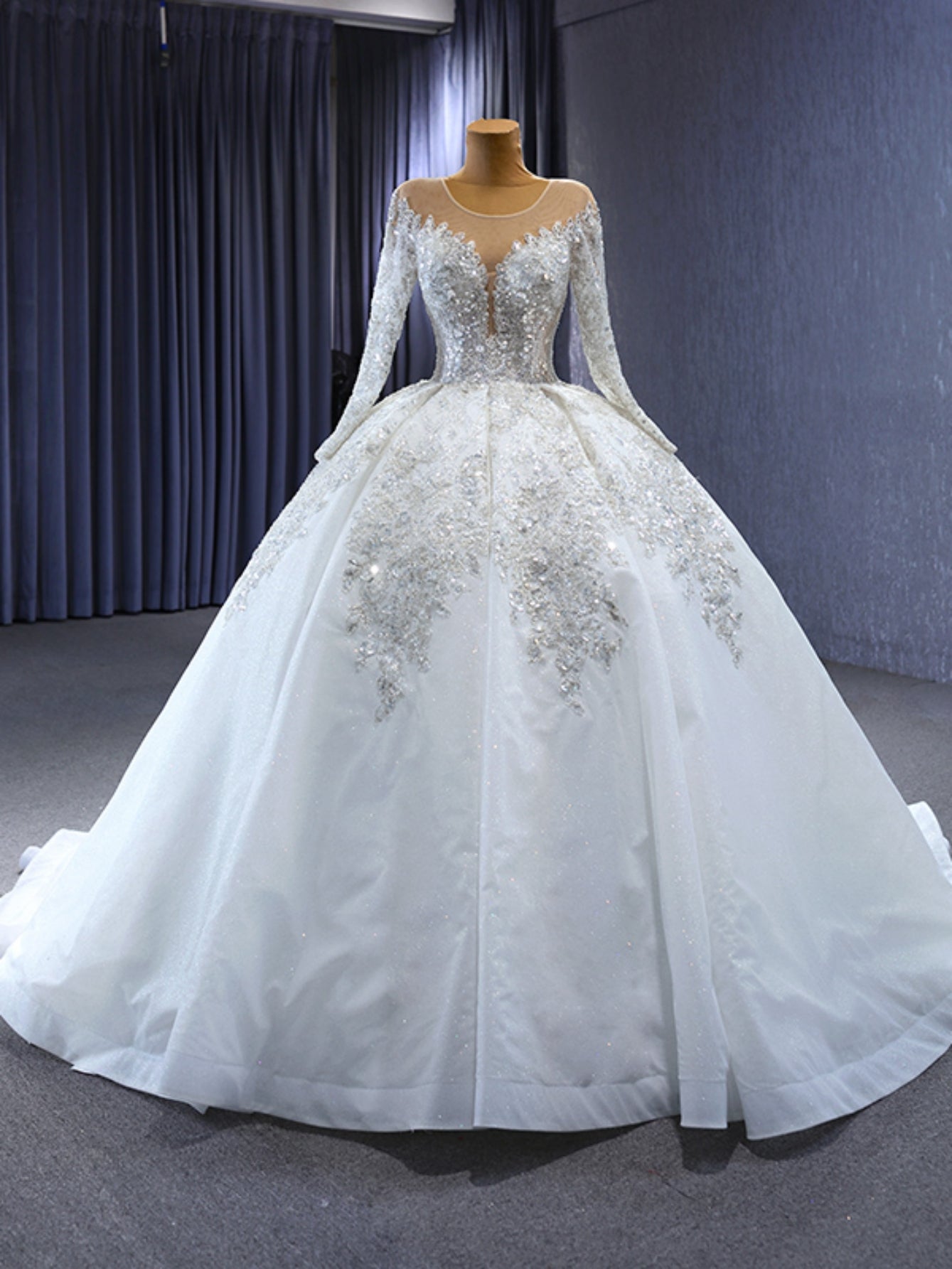 White Tulle Long Sleeve Sequins Wedding Dress