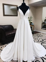 White V-neck Lace Backless Wedding Dress